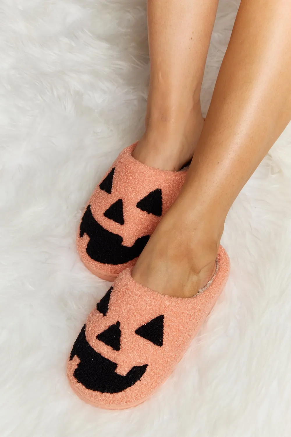 * APP EXCLUSIVE* Strawberry Plush Slide Slippers