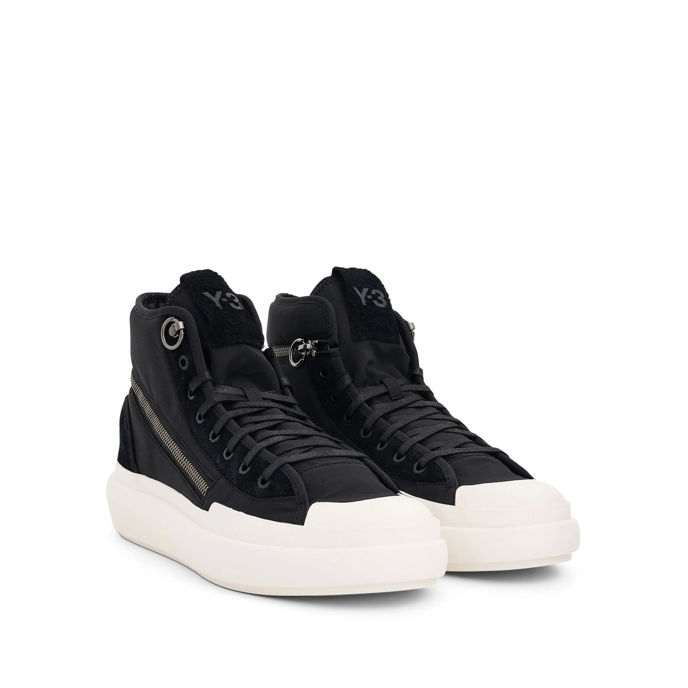 Ajatu Court High Sneaker in Black