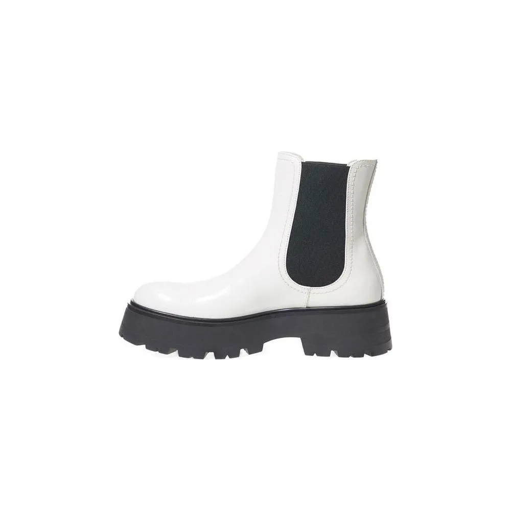 Alexander McQueen Elegant Monochrome Leather Boots