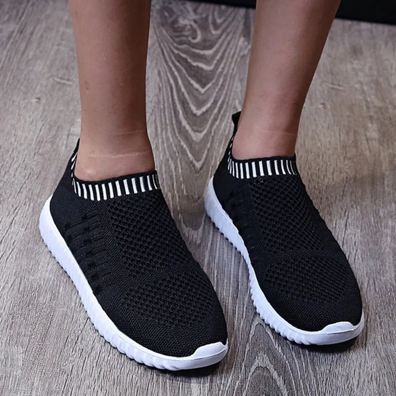 Breathable Mesh Sneakers Summer Slip on Soft Bottom Running Shoes Woman Plus Size Elastic Knit Casual Flats