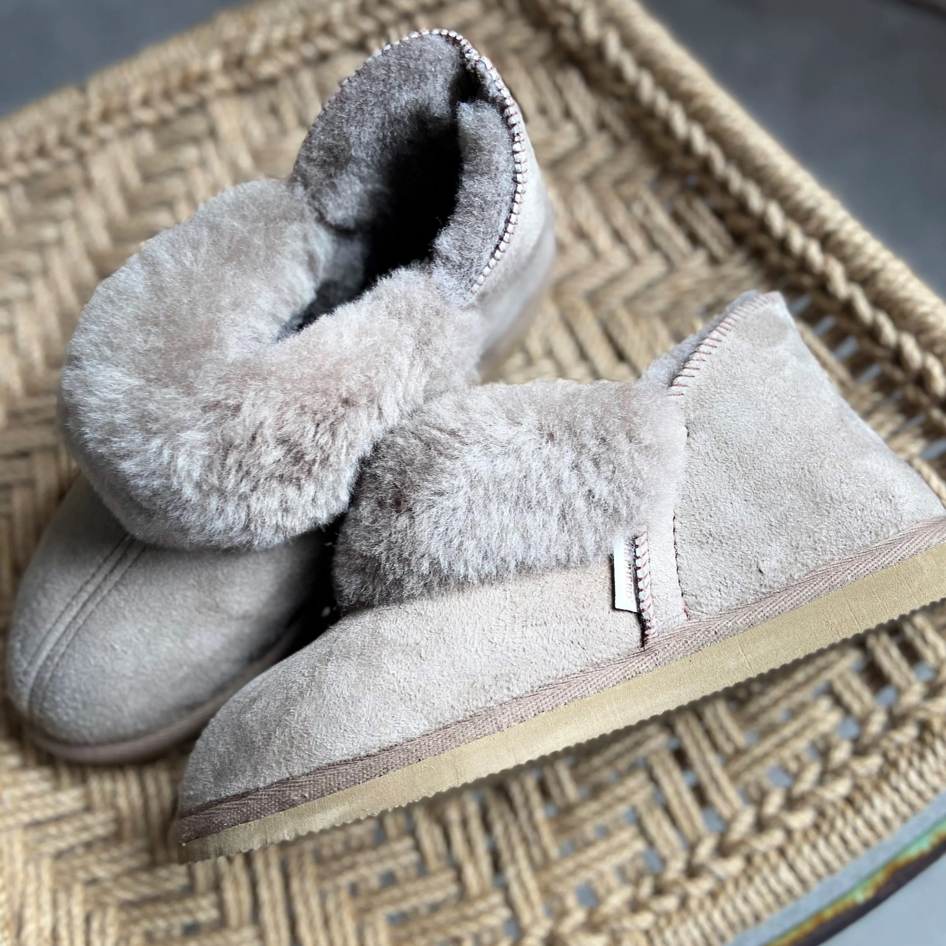 KARIN Shepherd Womens Sheepskin Slippers